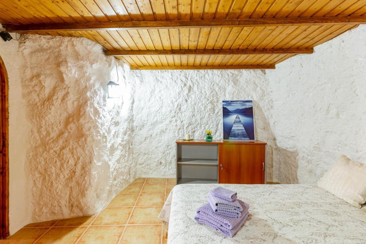 La Cueva De Tito-casa Cueva En Plena Naturaleza